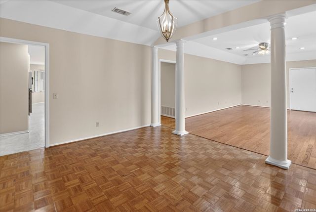 8033 N New Braunfels Ave Apt 400E, San Antonio, TX 78209