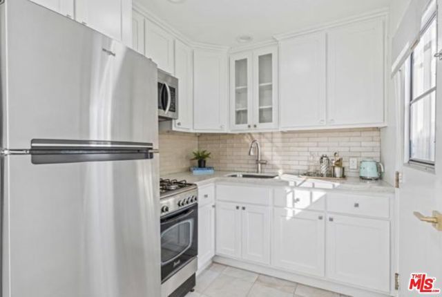 2404 Ocean Park Boulevard, Santa Monica, CA 90405