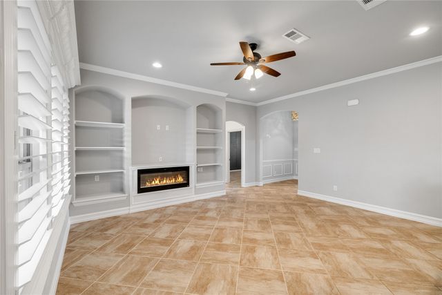 2434 Avenue A, Grand Prairie, TX 75051