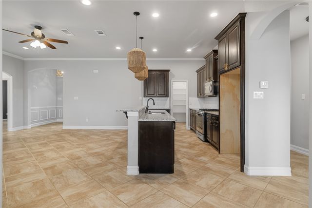 2434 Avenue A, Grand Prairie, TX 75051