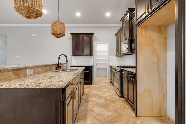 2434 Avenue A, Grand Prairie, TX 75051