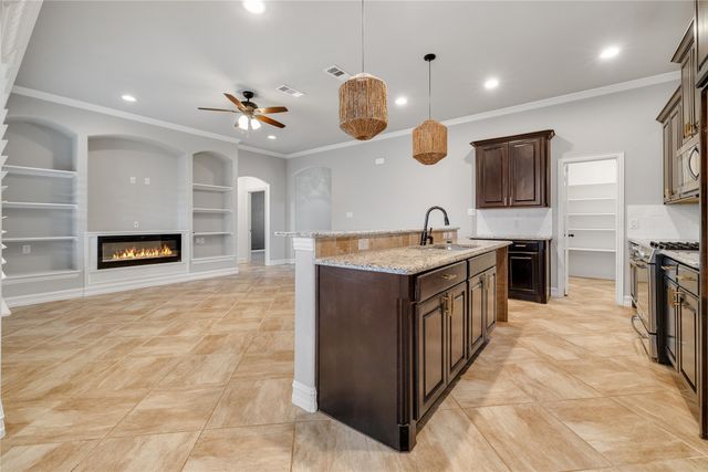 2434 Avenue A, Grand Prairie, TX 75051