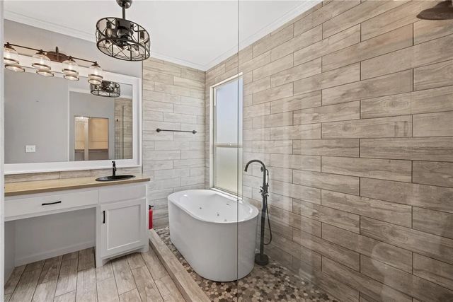12405 Iveson Drive, Fort Worth, TX 76052