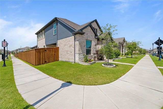 12405 Iveson Drive, Fort Worth, TX 76052