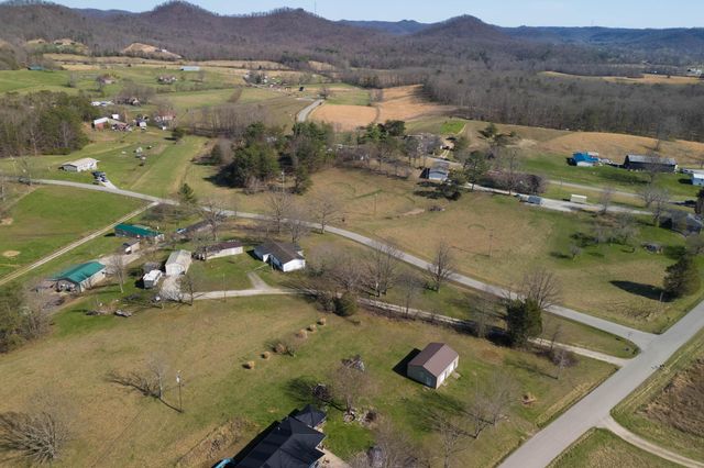 1000 New Cut Road, Jeffersonville, KY 40337