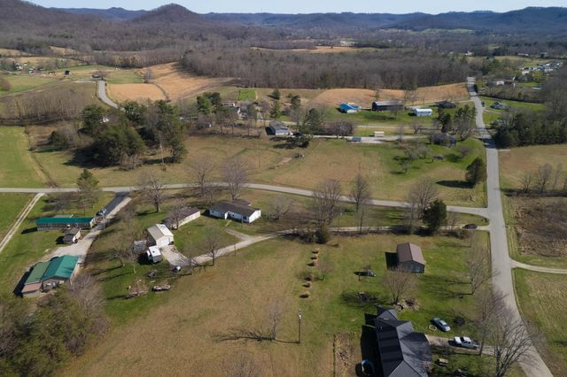 1000 New Cut Road, Jeffersonville, KY 40337