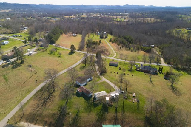 1000 New Cut Road, Jeffersonville, KY 40337