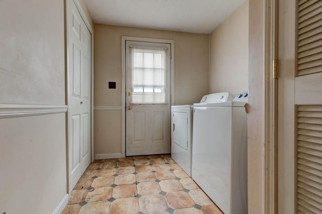 1000 New Cut Road, Jeffersonville, KY 40337