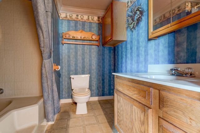 1000 New Cut Road, Jeffersonville, KY 40337