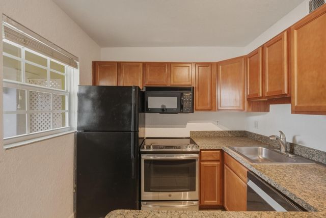 2660 NE 8th Avenue 102, Wilton Manors, FL 33334