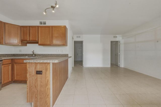 2660 NE 8th Avenue 102, Wilton Manors, FL 33334