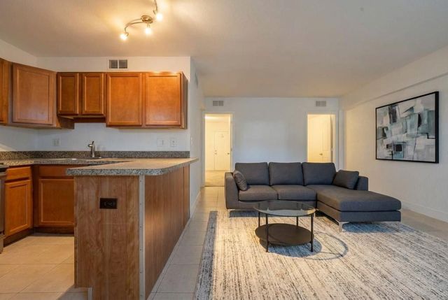 2660 NE 8th Avenue 102, Wilton Manors, FL 33334