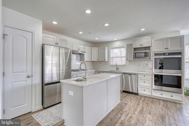 161 HIGH POINTE DR, Hummelstown, PA 17036