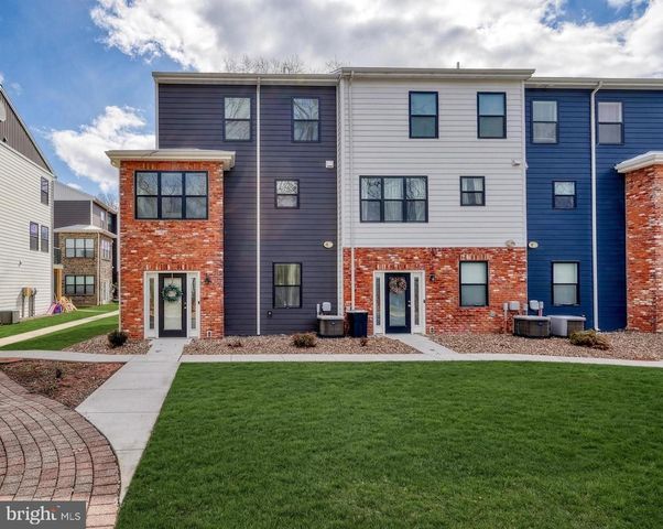 161 HIGH POINTE DR, Hummelstown, PA 17036