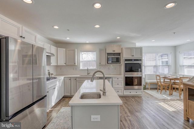 161 HIGH POINTE DR, Hummelstown, PA 17036