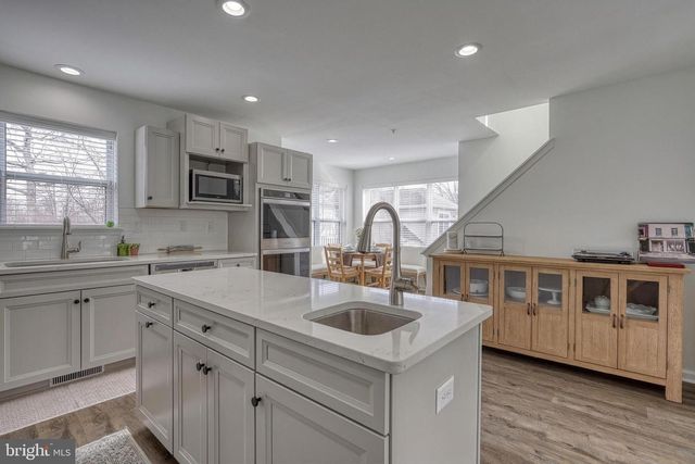 161 HIGH POINTE DR, Hummelstown, PA 17036