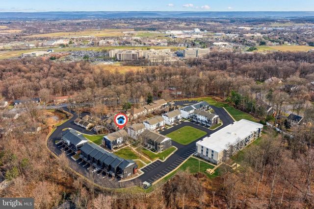 161 HIGH POINTE DR, Hummelstown, PA 17036