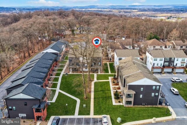 161 HIGH POINTE DR, Hummelstown, PA 17036