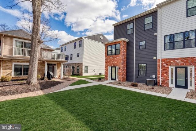 161 HIGH POINTE DR, Hummelstown, PA 17036