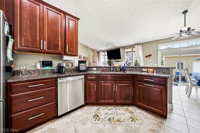 7347 Warblers Lane, North Ridgeville, OH 44039