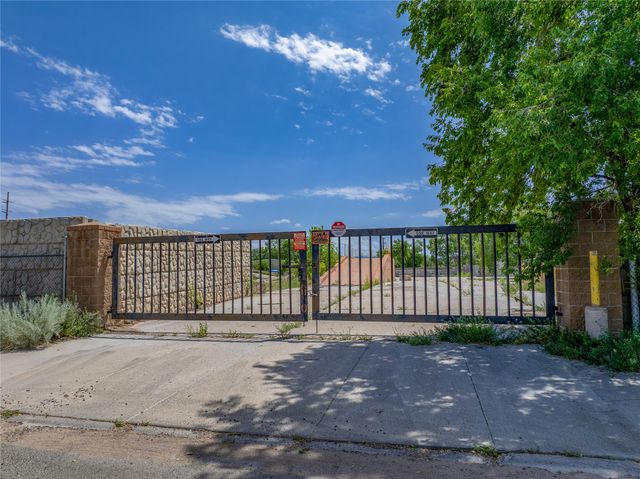 1281 Clark Road, Santa Fe, NM 87505