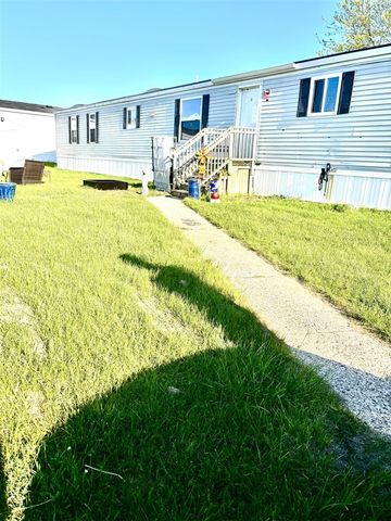 1194 W Grey Court, Wayland, MI 49348