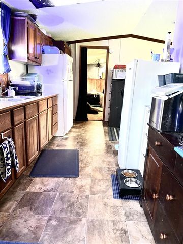 1194 W Grey Court, Wayland, MI 49348