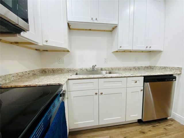 305 E WELLINGTON COURT 62, Tampa, FL 33604