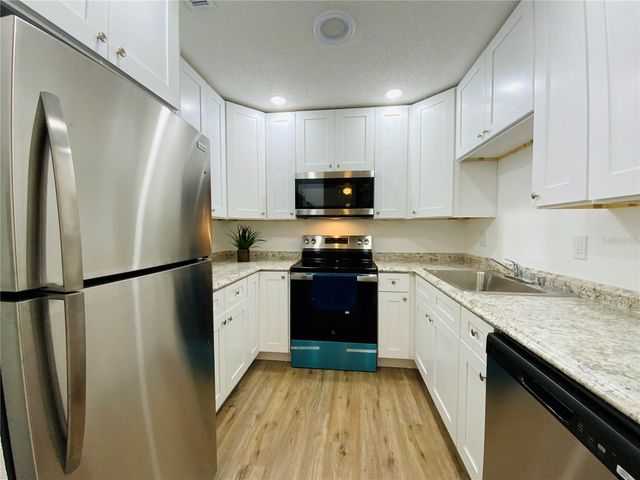 305 E WELLINGTON COURT 62, Tampa, FL 33604