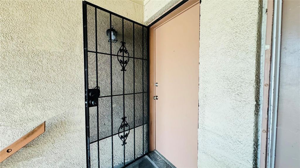 305 E WELLINGTON COURT 62, Tampa, FL 33604