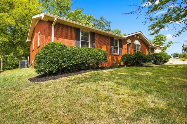 211 Blue Ridge Dr, Old Hickory, TN 37138