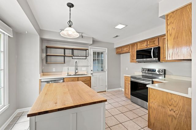 211 Blue Ridge Dr, Old Hickory, TN 37138