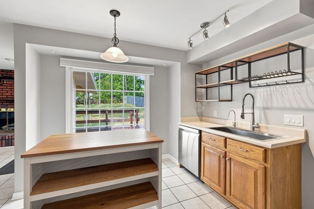 211 Blue Ridge Dr, Old Hickory, TN 37138