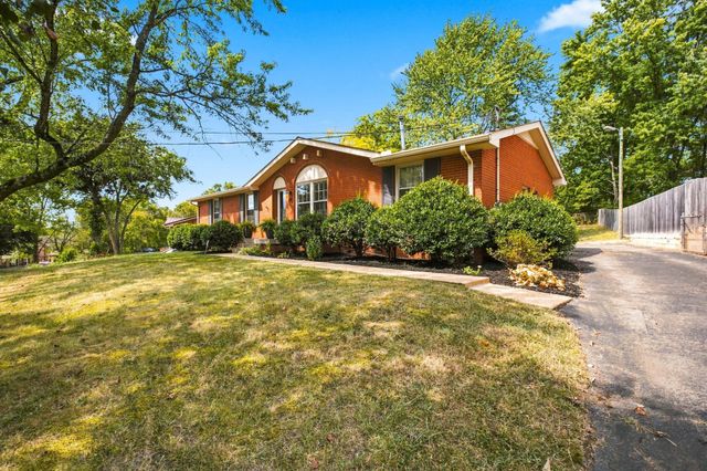 211 Blue Ridge Dr, Old Hickory, TN 37138