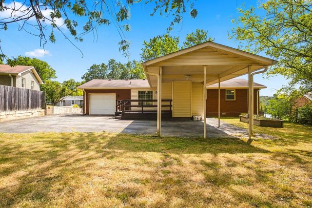 211 Blue Ridge Dr, Old Hickory, TN 37138