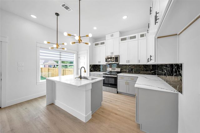 4902 Higgins Street A, Houston, TX 77033