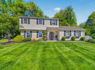 556 GRAPEVINE DR, Hatfield, PA 19440