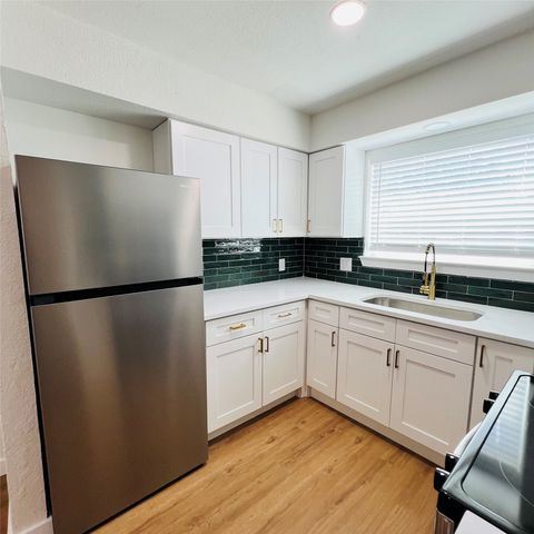 1703 Justin Lyn Street, Arlington, TX 76012