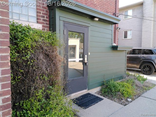 2041 N Main Street 1, Royal Oak, MI 48073