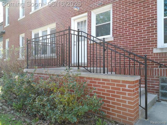 2041 N Main Street 1, Royal Oak, MI 48073