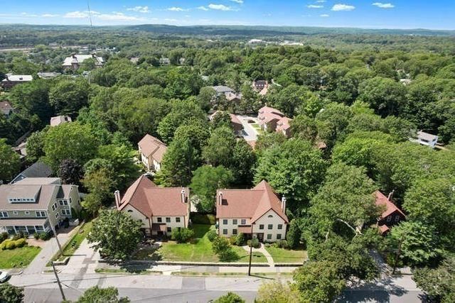 29 Cottage St 29, Newton, MA 02464