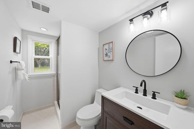 4414 GLENN ROSE ST, Fairfax, VA 22032