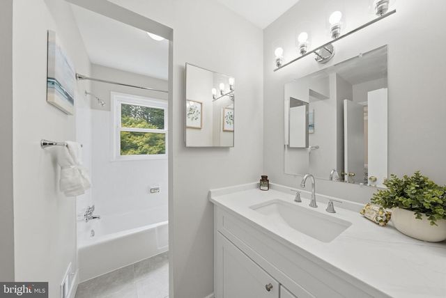 4414 GLENN ROSE ST, Fairfax, VA 22032