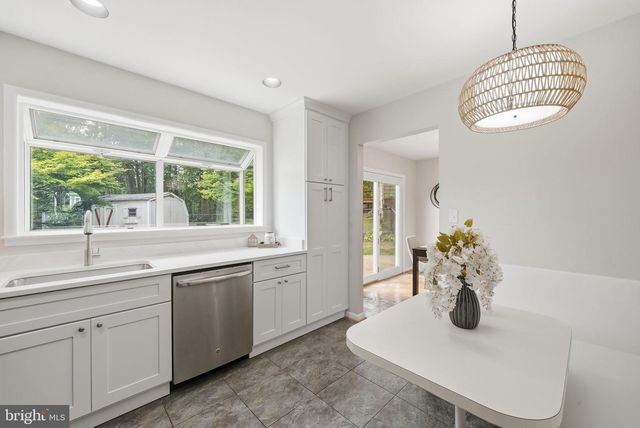 4414 GLENN ROSE ST, Fairfax, VA 22032