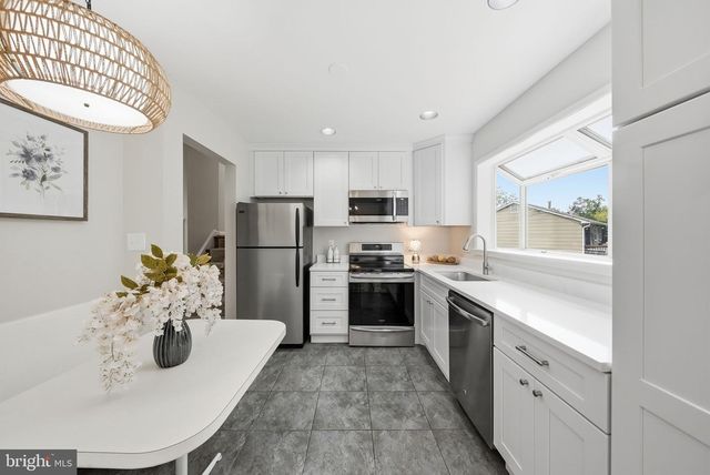 4414 GLENN ROSE ST, Fairfax, VA 22032