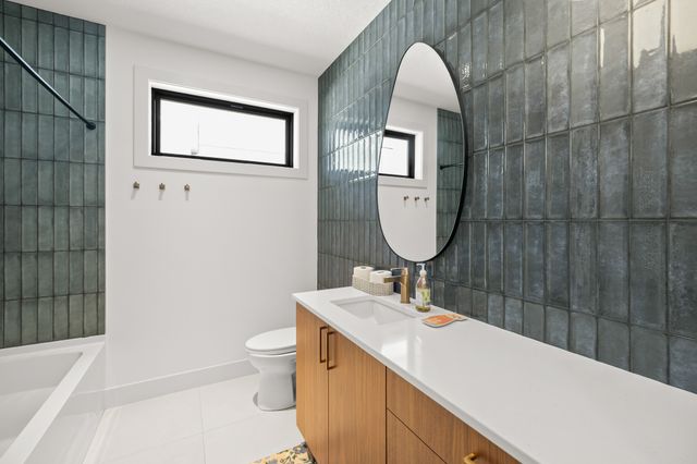 17734 Townsend Drive, Clive, IA 50325
