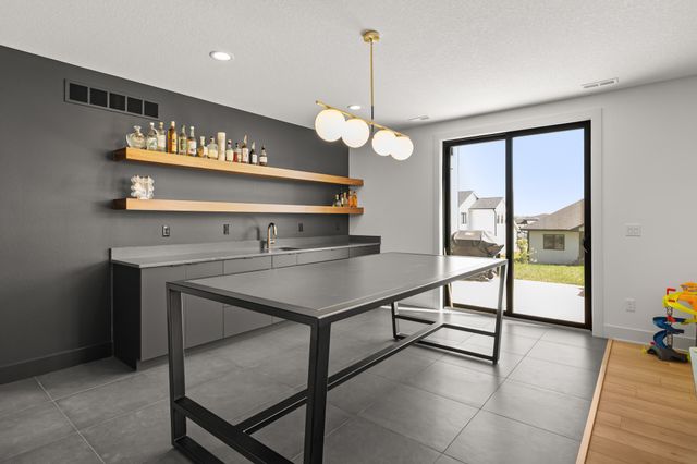 17734 Townsend Drive, Clive, IA 50325