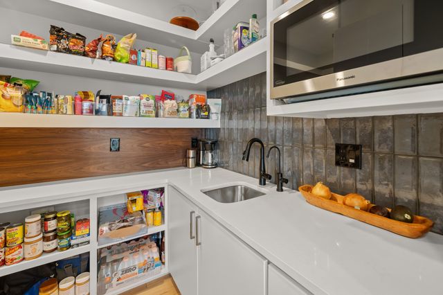 17734 Townsend Drive, Clive, IA 50325