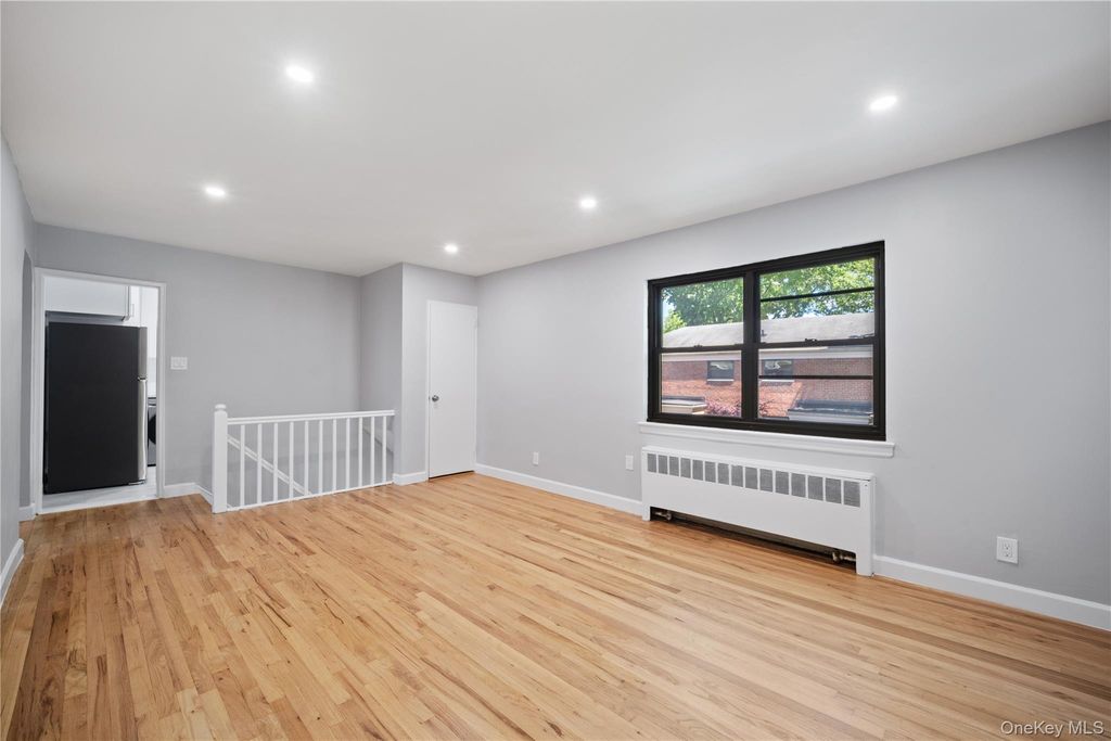 73-25 220th Street 137A2, Oakland Gardens, NY 11364 — photo 5