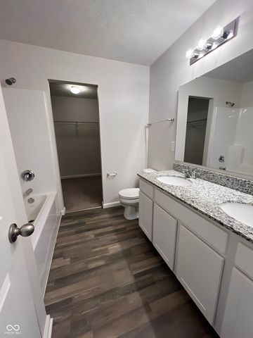 904 N 13th Street, Elwood, IN 46036